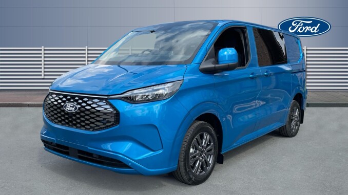 Ford Transit Custom E-320 L1 Rwd 160kW 71kWh H1 Double Cab Van Limited Auto - Image 7